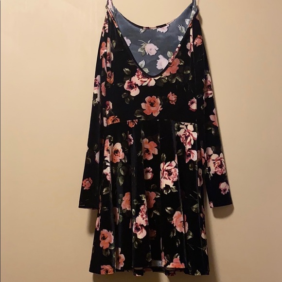 Flower dress - Picture 3 of 4